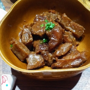 牛すじ肉の味噌煮込み